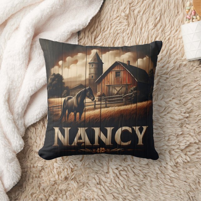 Schwarzes Pferd in der Nähe von Barn auf Nancy Far Kissen (Decke)