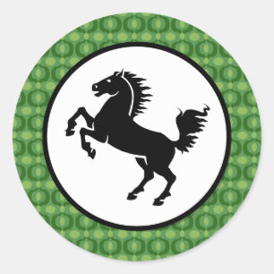 Schwarzes Pferd Silhouette auf grünem Muster Runder Aufkleber