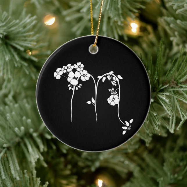 Schwarzes Scorpio-Blütenzeichen Keramik Ornament (Baum)