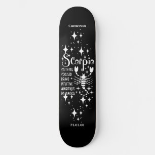 Schwarzes Skateboard mit Scorpio-Symbol