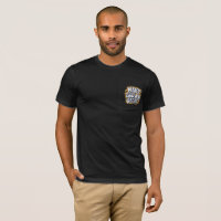 Schwarzes T-Shirt mit darauf geschriebenem Text