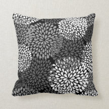 Schwarzes u. weißes Blumenkissen - Chrysantheme