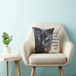 Schwarzes Übersichtsbild mit Motivierend Zitat Kissen