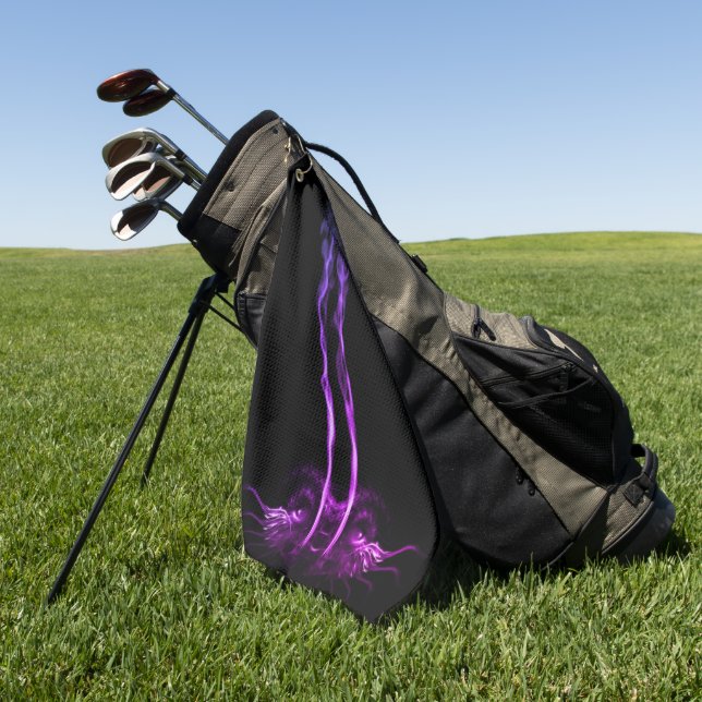 Schwarzes und Lila Drachenrauchen Golfhandtuch (Gras)