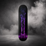 Schwarzes und Lila Drachenrauchen Skateboard<br><div class="desc">Ein geheimnisvoller lila Drache blickt aus den Schatten,  mit glatten Rauchschwärmen,  die von schwelenden Nasenlöchern aufgehen. ♡ Idyllfire</div>