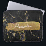 Schwarzes und Marmor mit Goldfolie und -Glitzer Laptopschutzhülle<br><div class="desc">Schwarzes und Marmor mit Goldfolie und Glitzer-elegantem Monogramm-Namen-Fall. Dieser Fall kann besonders angefertigt werden,  um Ihren Vornamen einzuschließen.</div>