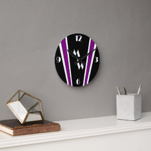 Schwarzes und violettes Art Deco Design Monogramm Runde Wanduhr