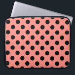 Schwarzpolka-Punkte auf Pfirsich Laptopschutzhülle<br><div class="desc">Schwarzpolka-Punkte auf Pfirsich</div>