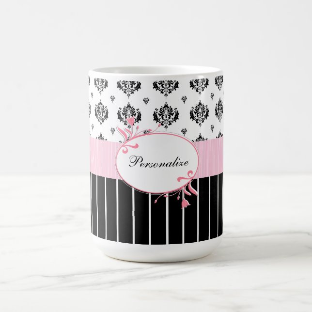 Schwarzweiss-Damast-schickes rosa Blumen mit Namen Kaffeetasse (Mittel)