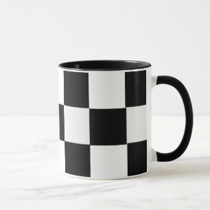 Schwarzweiss-kariertes Tasse
