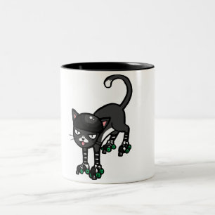 Schwarzweiss-Katze auf Rollerskates Zweifarbige Tasse