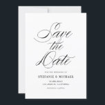 Schwarzweiß-Minimalistische Schrift Save The Date<br><div class="desc">Mit diesem stilvollen Ankündigung Datum freihalten verkünden Sie Ihren Hochzeitstag für Familie und Freunde. Es zeichnet sich durch minimalistische Schrift,  moderne Typografie und Streifen Muster aus. Andere Farben sind verfügbar.</div>