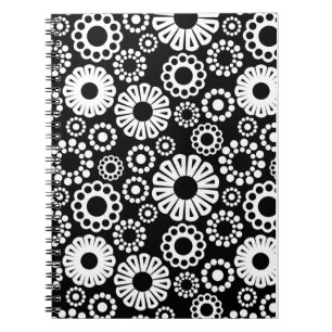 Schwarzweiß-Notebook mit Blumenmuster Notizblock