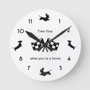 Schwarzweiss-Silhouette-Dackel-Wand-Uhr Runde Wanduhr