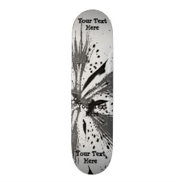 Schwarzweiss spritzt abstrakte Straßenkunstart Skateboard