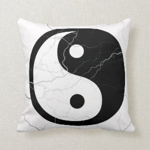 Schwarzweiss-Yin und Yang Kissen
