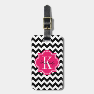 Schwarzweiss-Zickzack mit heißes Rosa-Monogramm Gepäckanhänger