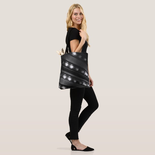Schwarzweißbeleuchtung Tasche (Am Model)