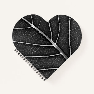 Schwarzweißblatt nah notizbuch