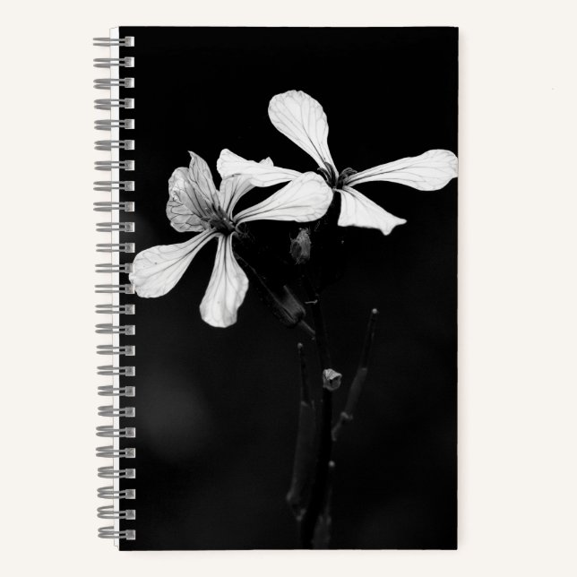 Schwarzweißblumen Notizbuch (Vorderseite)