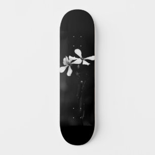 Schwarzweißblumen Skateboard
