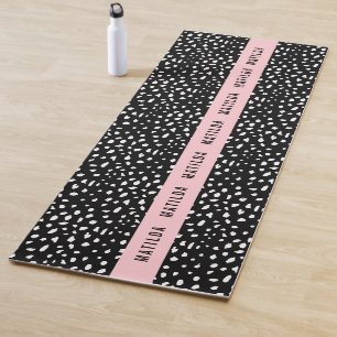 Schwarzweißfleck mit rosa Streifen personalisiert Yogamatte