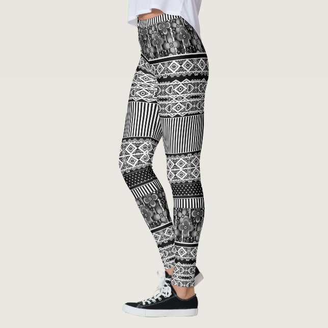 Schwarzweißmuster mit Spitze und Patchworkelemente Leggings (Links)