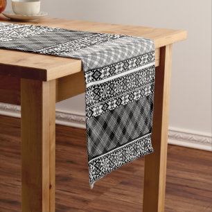 Schwarzweißpatchwork mit Spitze Kurzer Tischläufer