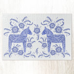 Schwedisch Dala HorBlue und White<br><div class="desc">Ein traditionelles schwedisches Dala Horse Design in Blau und Weiß. . Originelle Kunst von Nic Squirrell.</div>