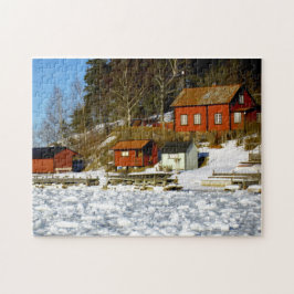 Schwedische Landschaft im Winter mit Schnee - gefr