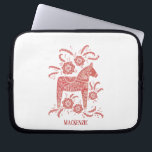 Schwedisches Dala Horse Personalisiert Laptopschutzhülle<br><div class="desc">Ein traditionelles dalecarlianisches Pferd aus Schweden. Entfernen oder ändern Sie den Namen,  um ihn anzupassen.</div>