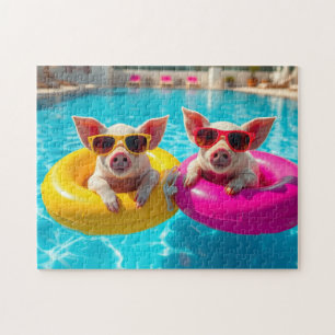 Schweine im Pool im Urlaub