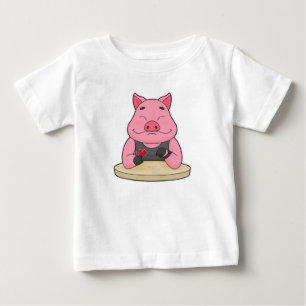 Schweinefleisch im Poker mit Poker-Karten Baby T-shirt
