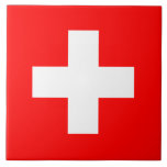 Schweizer Flagge (Schweiz) Fliese<br><div class="desc">Dieses Design zeichnet sich durch die Fahne der Schweiz (offiziell die Schweizerische Eidgenossenschaft) aus, die ein Binnenland mitten in Europa ist. Es ist eine bundesstaatliche Republik, die in 26 Kantone aufgeteilt ist. Die Hauptstadt ist Bern, die größte Stadt Zürich. Das Land grenzt im Norden an Deutschland, im Osten an Österreich...</div>