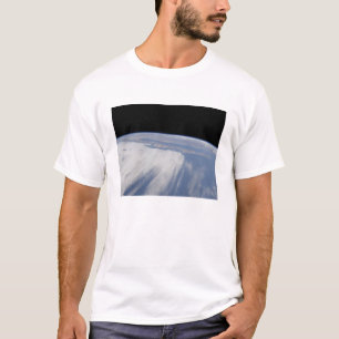 Schwere Wolkendecke über den Pazifik T-Shirt