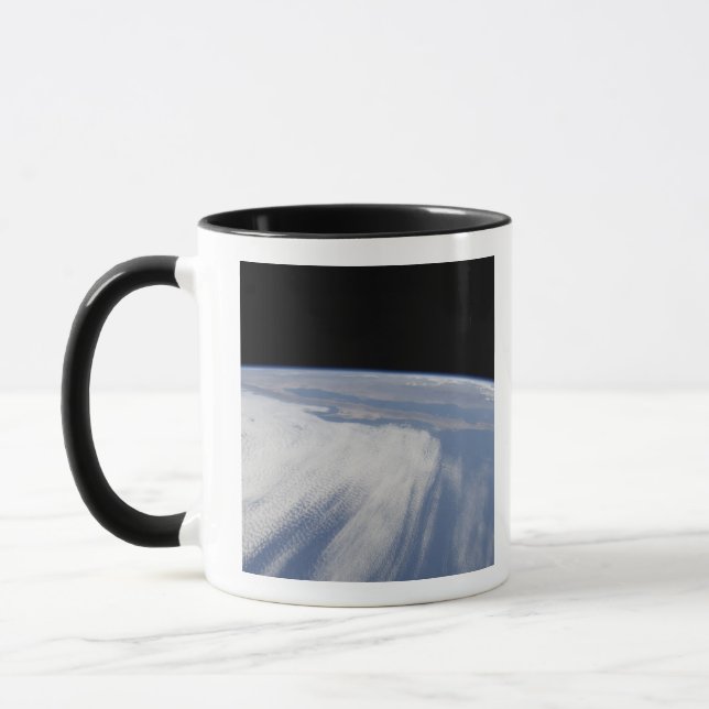 Schwere Wolkendecke über den Pazifik Tasse (Links)