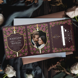 Schwert & Schild Mittelalterliche Fantasy Monogram Dreifach Gefaltete Einladung