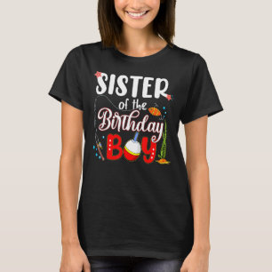 Schwester der Jungen, die an ihrem Geburtstag Fisc T-Shirt