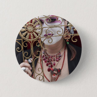 Schwester Sara Femme Fatale Button