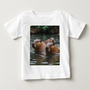 Schwimmen der Capybaras im Fluss, Baby T-shirt