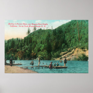 Schwimmen nahe dem Dock auf dem russischen Fluss Poster