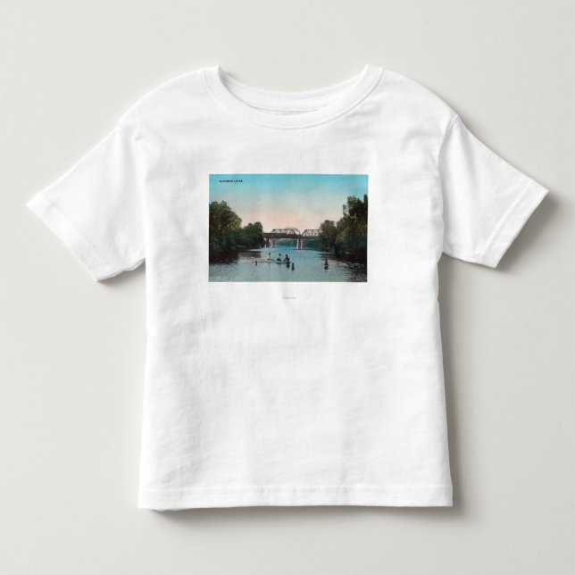 Schwimmen und Bootfahrt im Winters See Kleinkind T-shirt (Vorderseite)