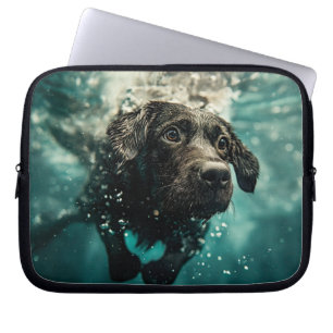 Schwimmender Labrador Welpe Unterwasser Design Laptopschutzhülle