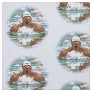 Schwimmer-Athlet im Pool mit Wasser lässt Malerei Stoff