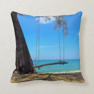 Schwingen u. Baum auf dem Sand Kissen