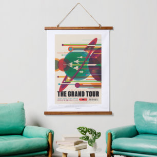 Sci-Fi Travel Ad, The Grand Tour Wandteppich Mit Holzrahmen