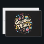 Science Vibes Groovy Erster Tag der Rückkehr zur S Einladung<br><div class="desc">Science Vibes Retro Erster Tag zurück zur Schule Groovy Lehrer</div>