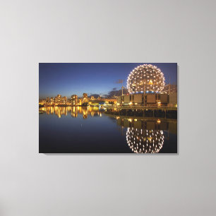 Science World und CBD, gespiegelt in False Creek, Leinwanddruck