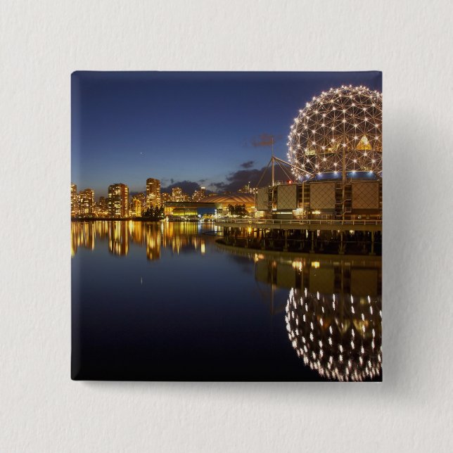 Science World und CBD spiegeln sich in False Creek Button (Vorderseite)