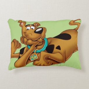 Scooby-Doo, das sich hinlegt Zierkissen